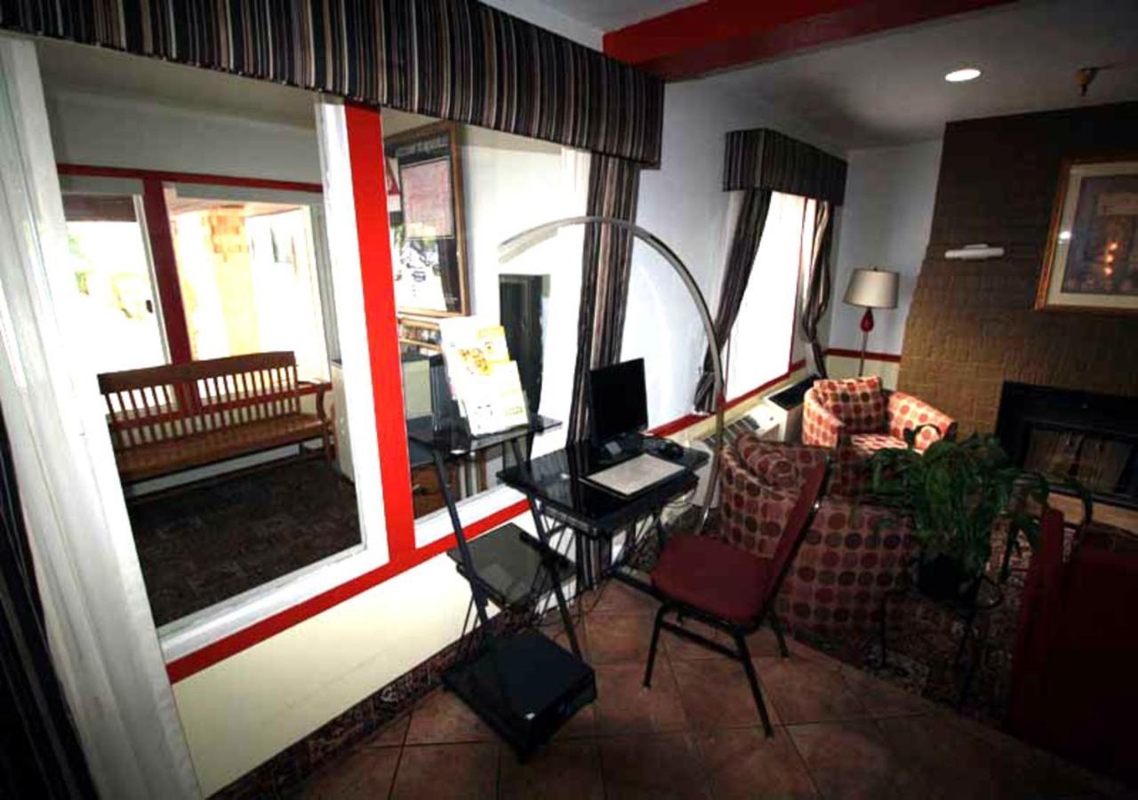 Norwood And - Minneapolis-st Paul Motel Roseville